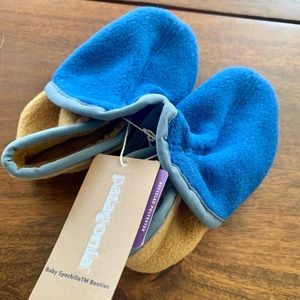 NWT Patagonia fleece toddler booties